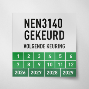 Vierkanten NEN3140 gekeurd keuringssticker in de kleur groen met beginjaartal 2026