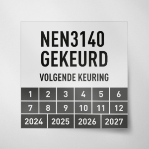 Vierkanten NEN3140 gekeurd keuringssticker in de kleur zwart met beginjaartal 2024