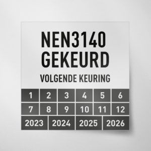 Vierkanten NEN3140 gekeurd keuringssticker in de kleur zwart met beginjaartal 2023